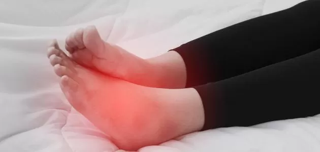 كيف يؤثر ارتفاع السكري في الدم على قدميك بطريقة خطيرة