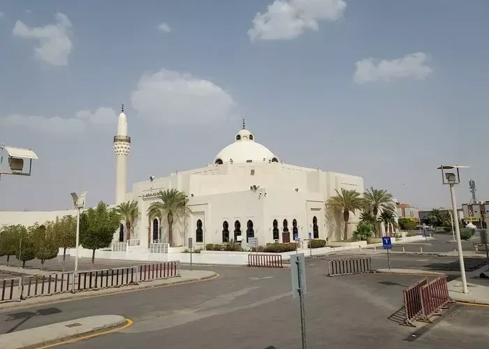 تعرف على مواقع تركيب محطات وأبراج الاتصالات الجديدة في السعودية وهذا مصير المواقع القديمة في المملكة