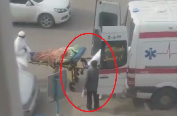 شاهد: إيرانيون ينقلون مصابين بـ فيروس كورونا دون إجراءات وقائية لتنجب نقل العدوى