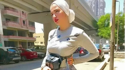 انهيار وبكاء وصلاة .. هكذا قضت حنين حسام الليلة الاولى داخل السجن