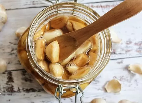 ملعقة من الثوم البلدي مع العسل ستعيد لك رجولتك وصحتك خلال ايام وسترى ما يدهشك وهذه هي الطريقة بالتفصيل