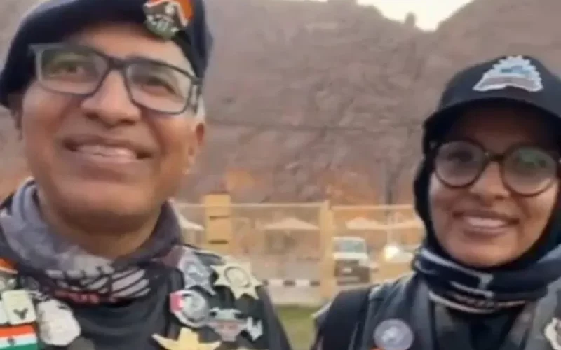 شاهد .. رحالة سعودية وزوجها  يسافران من ‎جدة إلى ‎حائل على دراجة نارية لهذا السبب العجيب