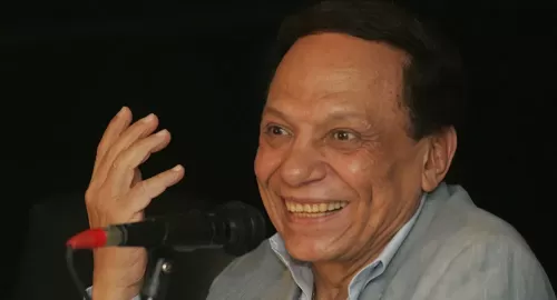 بالفيديو: عادل امام يكشف عن تحرش اصدقائه بزوجته امامه دون ان يقوم بآي شيئ