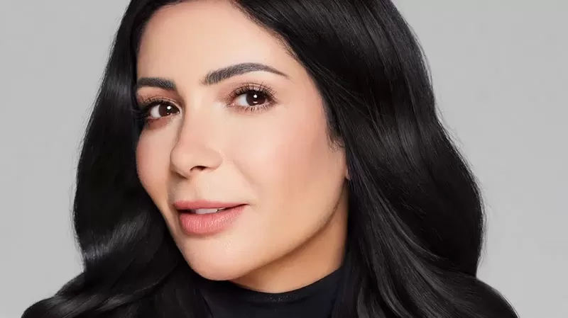 منى زكي تهاجم الجمهور بالفاظ اقبح من الموجودة في فيلم “أصحاب ولا أعز “