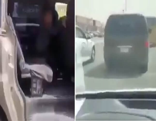 شاهد: سائق مركبة ينقل طلاب مدرسة وباب سيارته مخلوع