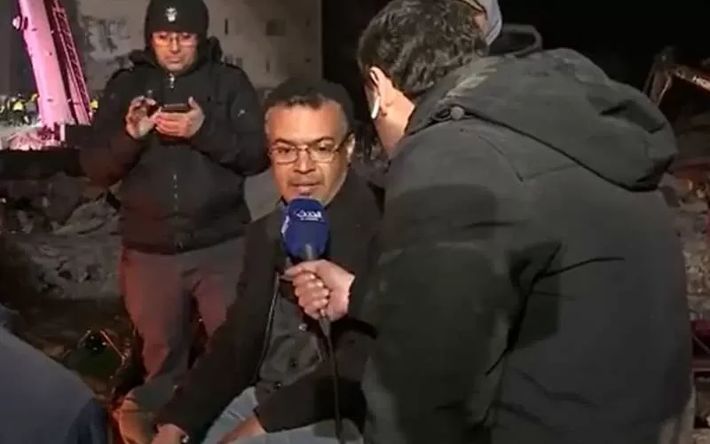 سلمت أمري لله.. طبيب يمني في تركيا جوار منزله منذ 4 ايام ينتظر إخراج عائلته من تحت الأنقاض- فيديو