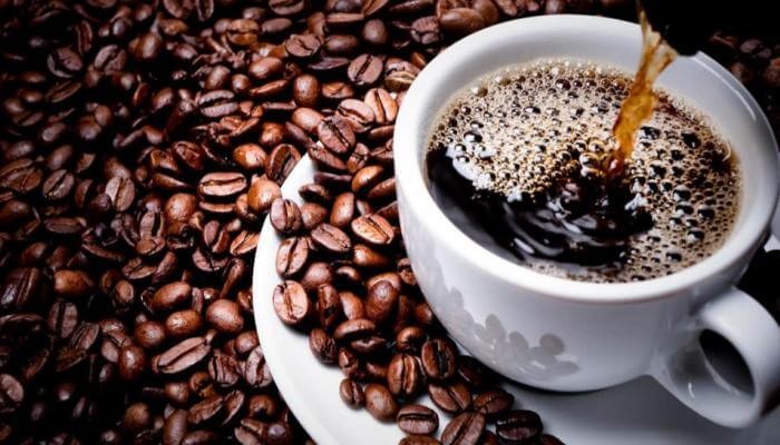 من بينها الإصابة بالسرطان .. مخاطر كبيرة على صحة النساء الحوامل والمولود بسبب شرب القهوة