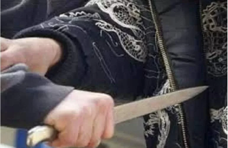 بدل العشيق ثلاثة واستعانت بهم لقتل والدها بطريقة مروعة وبعد الجريمة حصل لها ما لم تكن تتوقعه