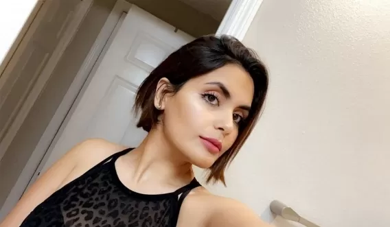 امل الشهراني على خطى رهف القنون وتنشر هذا الفيديو الفاضح مع عشيقها