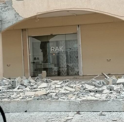 عاصفة غير مسبوقة في السعودية تحطم نوافذ السيارات وتشرد الحيوانات (فيديو)