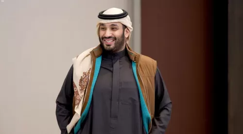 لن تصدق السعر الخيالي لشال الأمير محمد بن سلمان .. شاهد