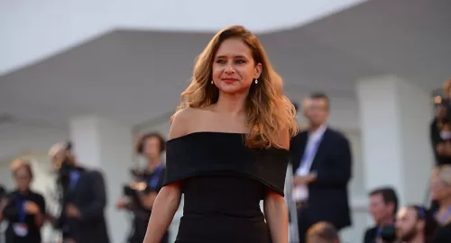 شاهد.. نيللي كريم بوصلة رقص على انغام ميريام فارس.. فيديو