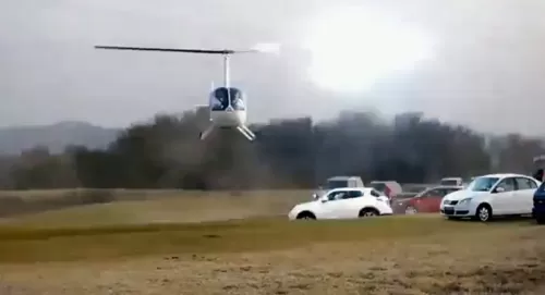 فيديو مرعب لاصطدام مروحية باسلاك الضغط العالي