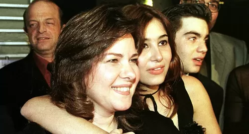 تصريح مفاجئ للصحة المصرية حول الفنانة دلال عبد العزيز