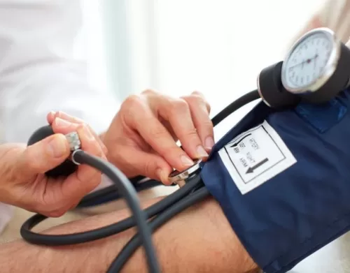 5 أطعمة تساعد في خفض ضغط الدم المرتفع