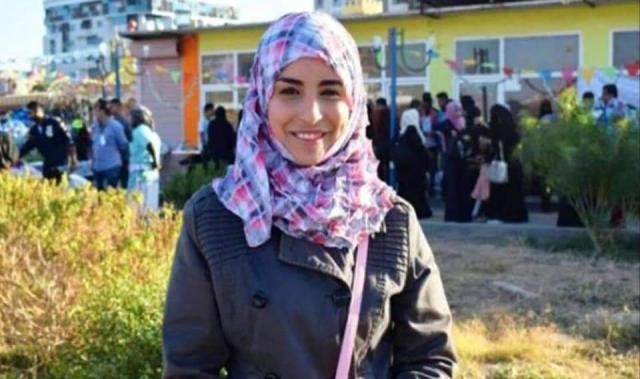 بالفيديو..فنانة يمنية تبكي بعد تعرضها للاهانة بمصر