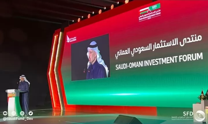 بالصور والفيديو ..اتفاقية الصندوق السعودي مع المالية العماني ب1.2مليار ريال دعم للبنيه التحتية لعمان