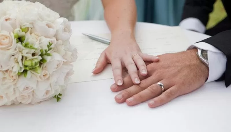 بعد ساعات من دخلتهم الساخنة قاما للحمام وهناك وقع المحظور وانتهت حياتهما في احضان بعضهما البعض لسبب لا يخطر ببال