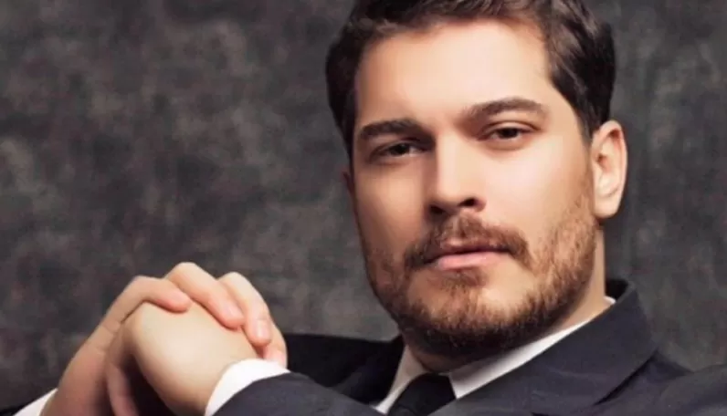 تسريب مقطع فاضح لممثل تركي شهير وهو مع زوجة اخيه في علاقة حميمة وهذا ما فعله شقيقه بعد تسريب الفيديو