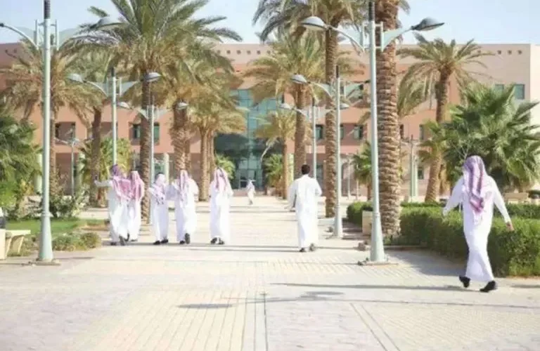 تفاصيل النظام ومواعيد الدوام في الجامعات السعودية بعد الغاء الفصول الثلاثة والعودة لنظام الفصلين