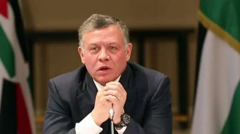 اطلالة ساحرة ومثيرة لزوجة ملك الأردن الملكة رانيا العبد الله تشعل النيران في قلوب اميرات الخليج