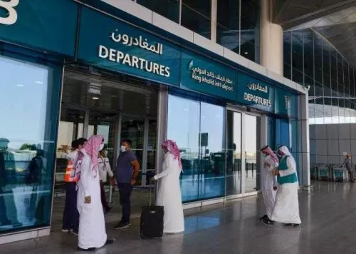 هذه هي الفئات المسموح لها بالسفر من السعودية بعد رفع حظر الطيران وهذه قائمة الدول المسموح السفر اليها