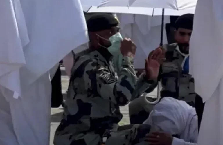 تسريب فيديو من كاميرا سرية يكشف حقيقة تعامل رجال الأمن السعودي مع الحجاج