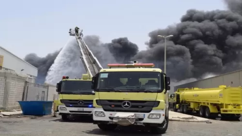 صور مرعبة لحريق ضخم في مصنع استراتيجي في جدة والاسباب غامضة