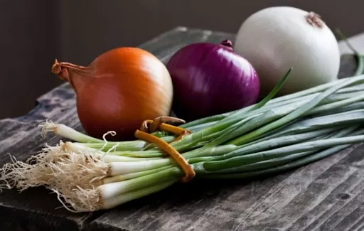 جرب عصير البصل مع ملعقة من العسل ولن تصدق المعزات التي ستحدث لك لن تحتاج الى فياجرا ولا اي منشطات اخرى بعد اليوم