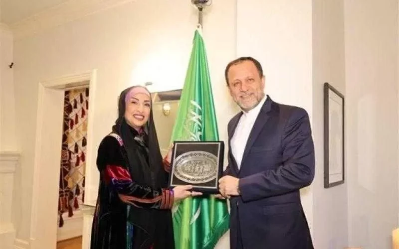 السفير الإيراني يتناول وجبة الإفطار مع السفيرة السعودية في النرويج