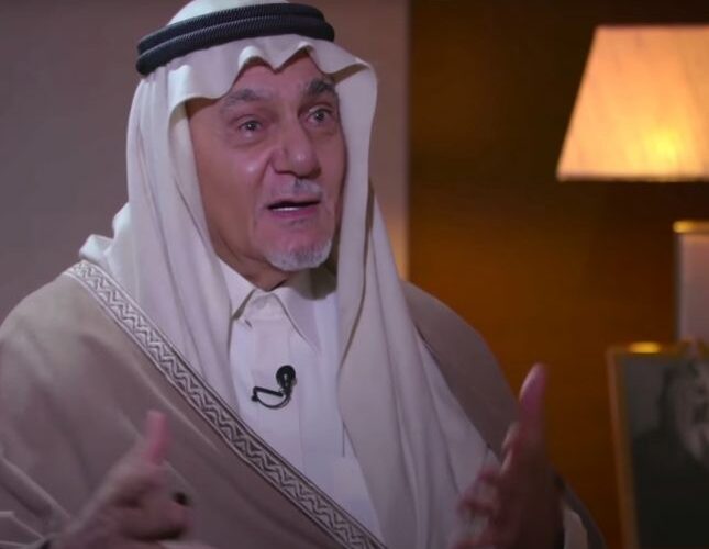 بالفيديو : تركي الفيصل يروي موقفا للملك فيصل بعد نكسة 67 حين قال له أحد العاملين أبشرك بهزيمة عبد الناصر!