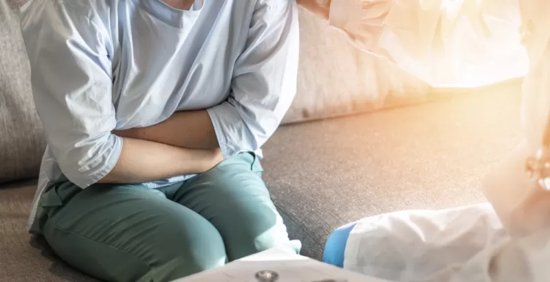 اطباء يحذرون انتفاخ البطن المستمر دليل على الاصابة بمرض خطير وقاتل