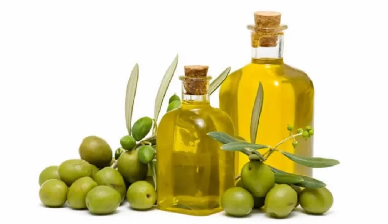 للنساء المتزوجات فقط .. ضعي ثلاث قطرات فقط كل ليلة من زيت الزيتون على هذه المنطقة من جسمك .. جربي و ستري ما سيحدث !..