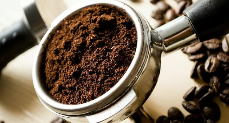 اضف هذا المكون الطبيعي الى كوب قهوتك وتخلص من دهون الكرش والبطن خلال ايام