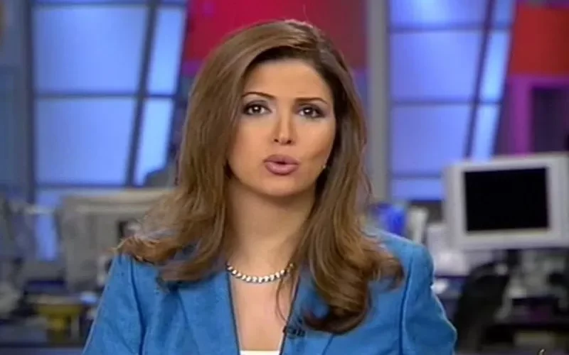 نسيت انها على الهواء.. ما فعلته اجمل مذيعة في قناة الجزيرة اصاب العالم بالصدمة,