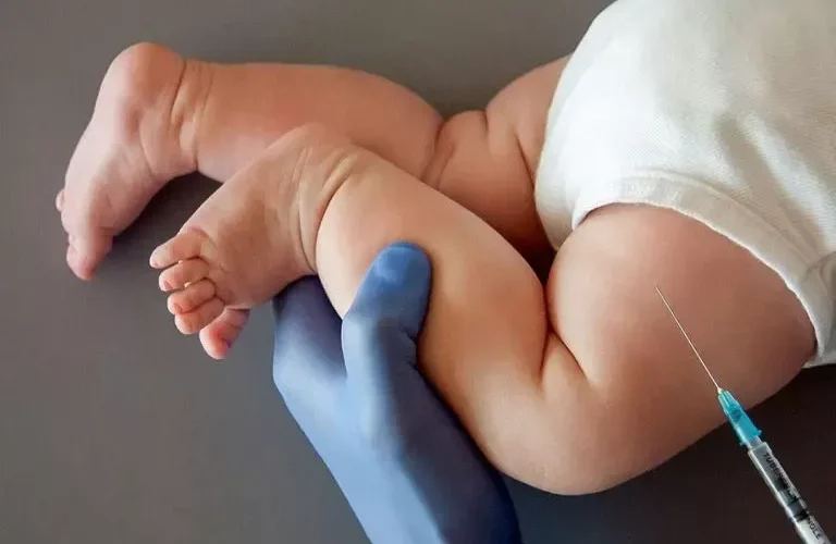 تفاصيل فرض رسوم على التطعيمات ضد الامراض المعدية في السعودية