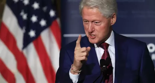 وثائق تكشف عن سبب رفض الرئيس الأمريكي المغرم بالنساء تناول هذا المشروب مع ملكة بريطانيا