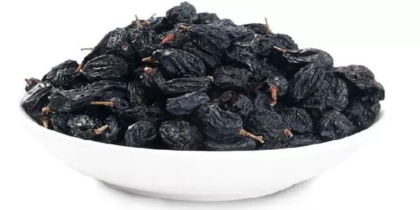 لماذا يجب عليك ان لا تتخلى عن الزبيب الأسود في غرفة نومك مهما كان عمرك؟