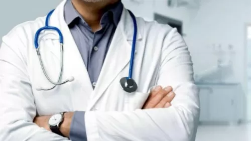 لسبب قبيح شاب ينتحل مهنة طبيب نساء وتوليد