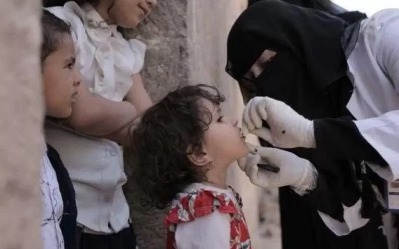 الصحة العالمية تحذر من ضعف قدرات النظام الصحي في اليمن إذا لم تصرف رواتب الصحيين