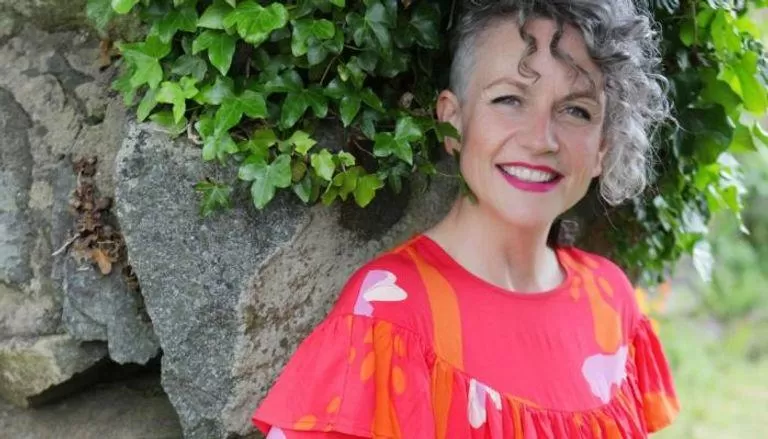 الشهوات القاتلة قامت بها هذه المرأة دون خجل في غرفة النوم