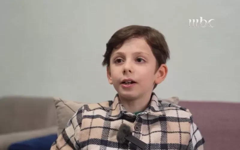 طفل فقد كل أسرته تحت الأنقاض في تركيا يكشف عن أمنيته الوحيدة – فيديو