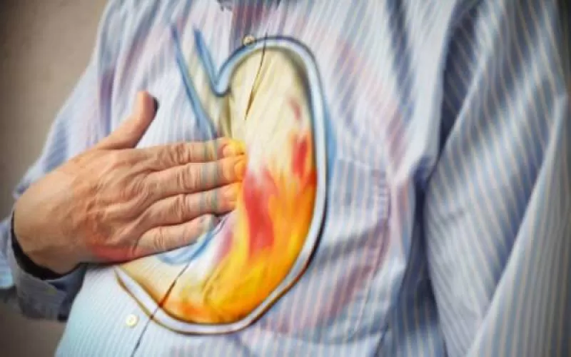 اذا شعرت بحموضة في الفم عند الصباح فهذا دليل على اصابتك بهذا المرض الخطير ويجب عليك الذهاب للطبيب فوراً