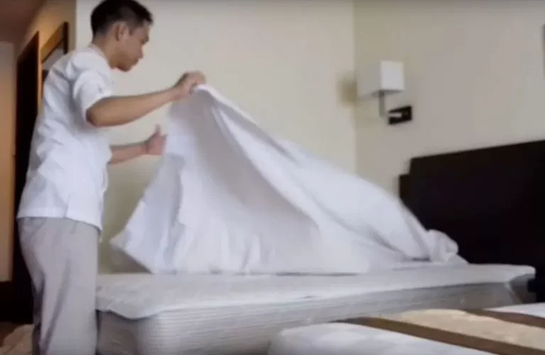 مخاطر حقيقية على صحتك بسبب ترتيب سريرك كل صباح ويجب عليك التوقف عنه فوراً لهذه الاسباب