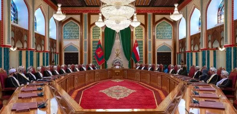 دولة خليجية تخفض رسوم السجل التجاري للمستثمر الأجنبي وتعفي الشركات من التأمين