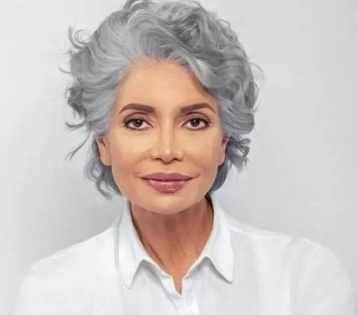 سوسن بدر تتزوج حفيد فريد شوقي الذي يصغرها بنصف قرن وابنها يصدمها بهذا الرد الناري وقصف جبهة ساخن