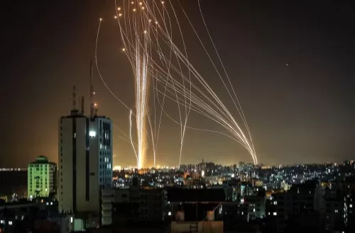 بالصور: تظهر حجم الدمار الكبير الذي لحق بإسرائيل عقب استهدافها بالصواريخ الفلسطينية