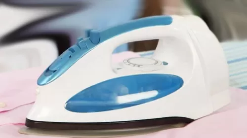 ستدهشك.. استخدامات صادمة للمكواة ليس لها علاقة بإزالة تجاعيد الملابس