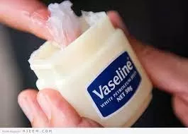 بدون الم ولا تعب اليكم وصفة الفازلين لإزالة شعر العانة والمناطق الحساسة خلال دقائق