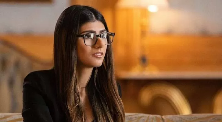 شاهد صورة نشرتها مايا خليفة بالخطأ من البحر كشفت فيها حقيقتها التي كانت تحاول ان تخفيها عن الجميع